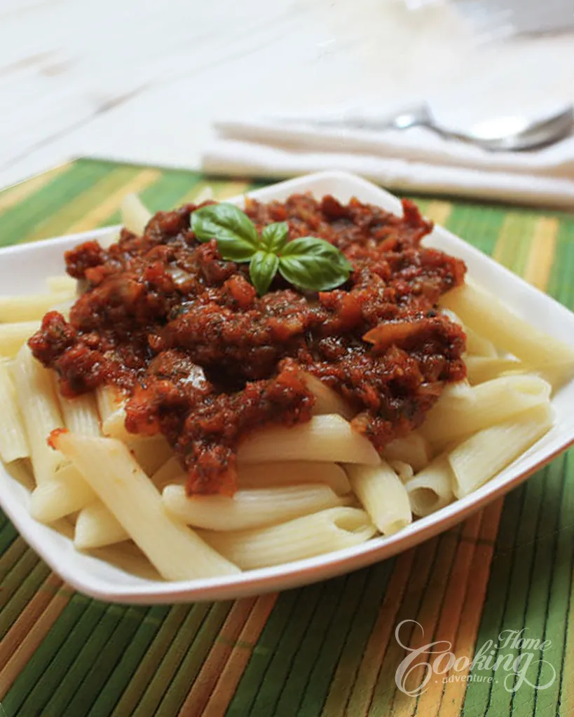 Penne with Mushroom Bolognese