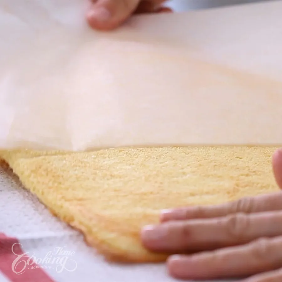 Strawberry Swiss Roll - step18