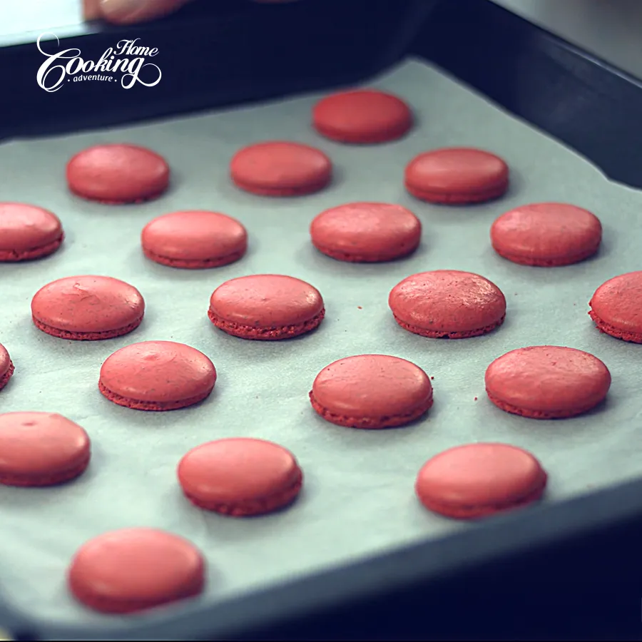 raspberry-macarons–italian-meringue-23