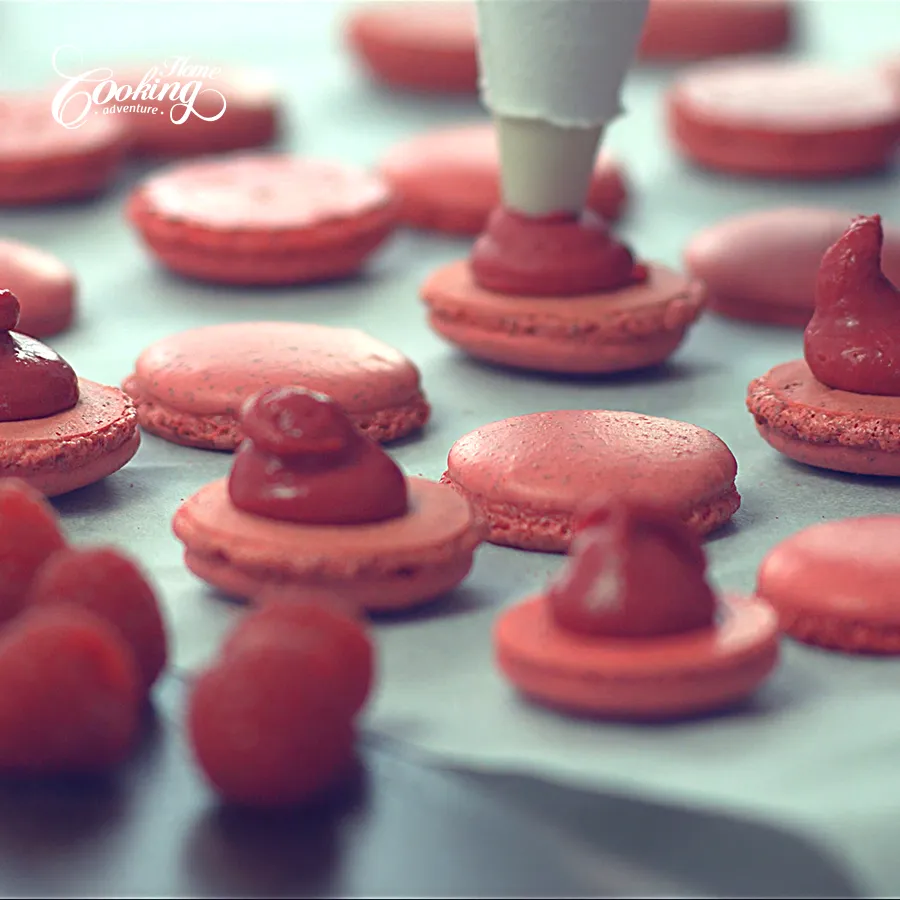 raspberry-macarons–italian-meringue-24