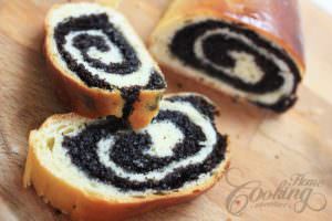 Poppy Seed and Walnut Rolls - Easter Desserts