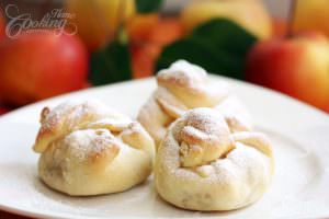 apple dumplings