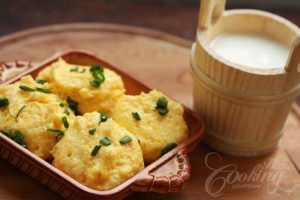 Balmos serving with sour cream on the side