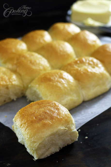 Dinner Rolls Vertical