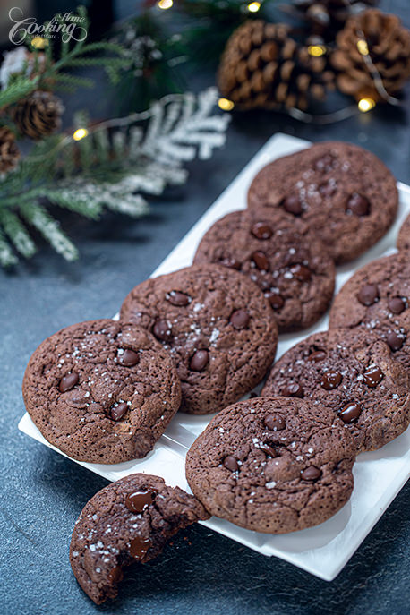 Double Chocolate Rum Cookies Slice