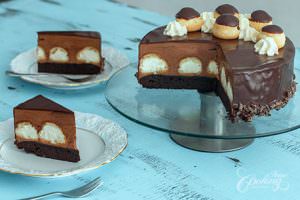 profiterole cake slices