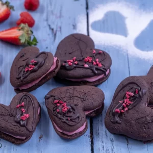 chocolate raspberry whoopie pies