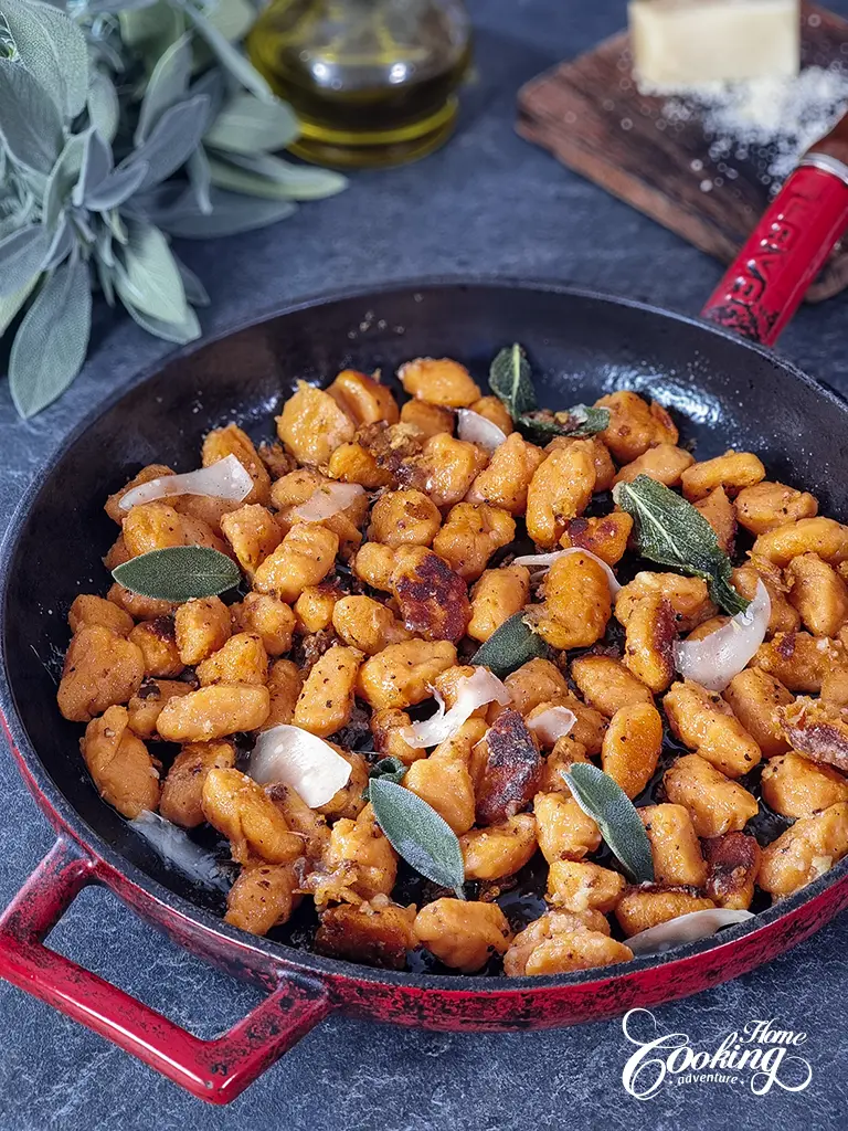 Gnocchi de cartofi dulci - Gnocchi prăjiți în unt cu usturoi și salvie