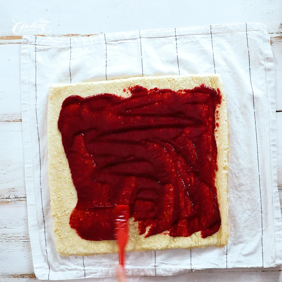 christmas-raspberry-cake-roll-step18