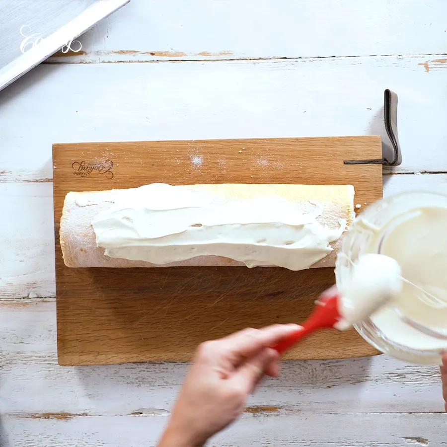 christmas-raspberry-cake-roll-step28