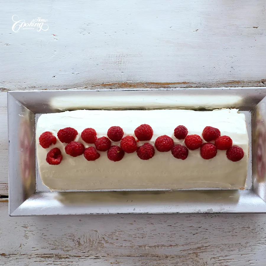 christmas-raspberry-cake-roll-step35