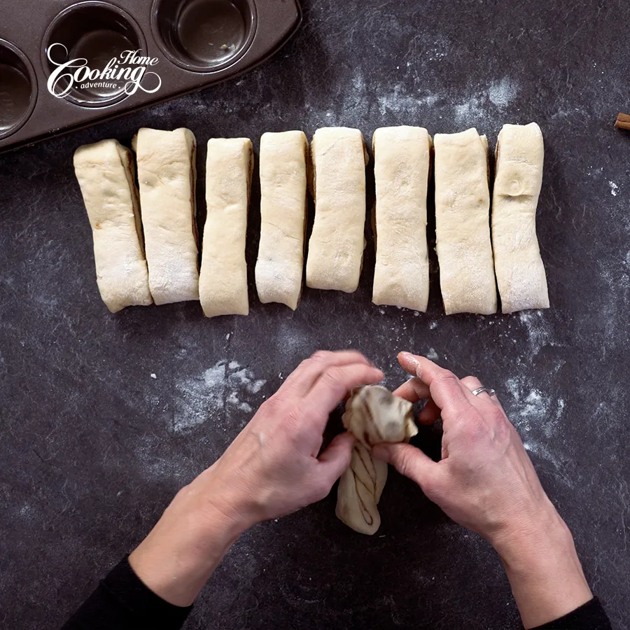 twisted-cinnamon-rolls-step29