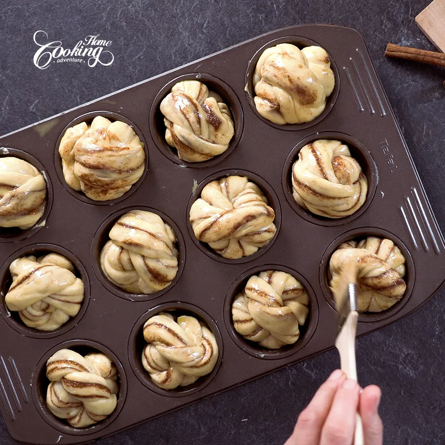 twisted-cinnamon-rolls-step32