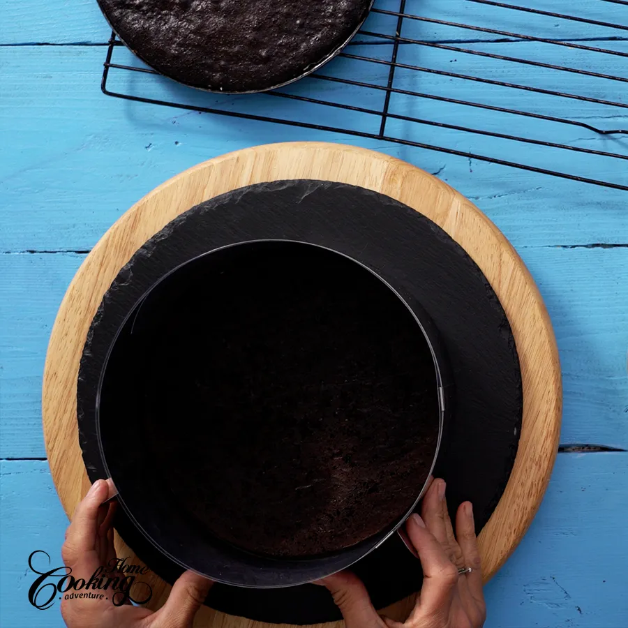 assembling the cake - step 1