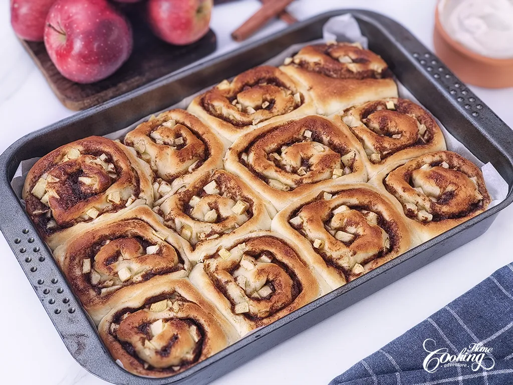 Apple Cinnamon Rolls