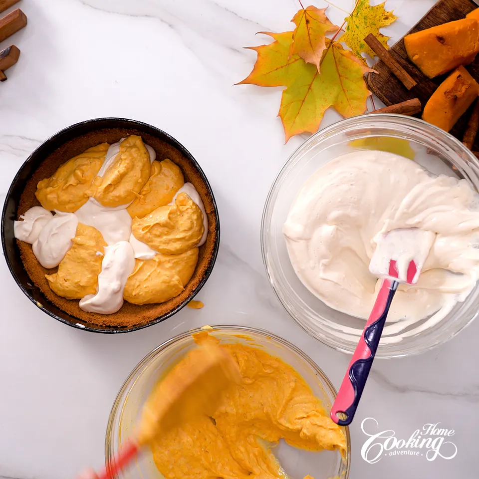 Pumpkin Cheesecake - prepare the filling - alternated into the pan