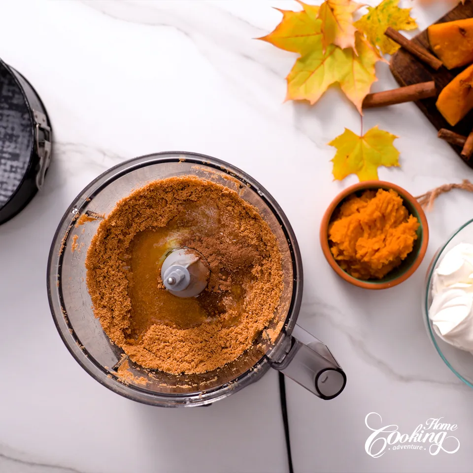 Pumpkin Cheesecake - prepare the crust step 2