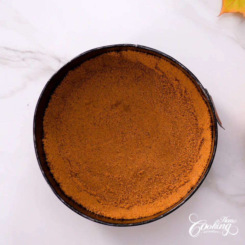 Pumpkin Cheesecake - prepare the crust step 3