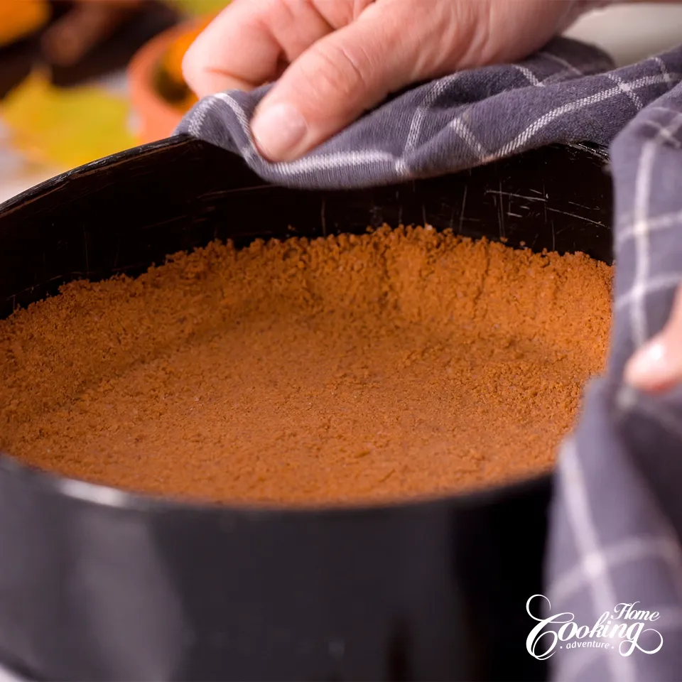 Pumpkin Cheesecake - prepare the crust step 4