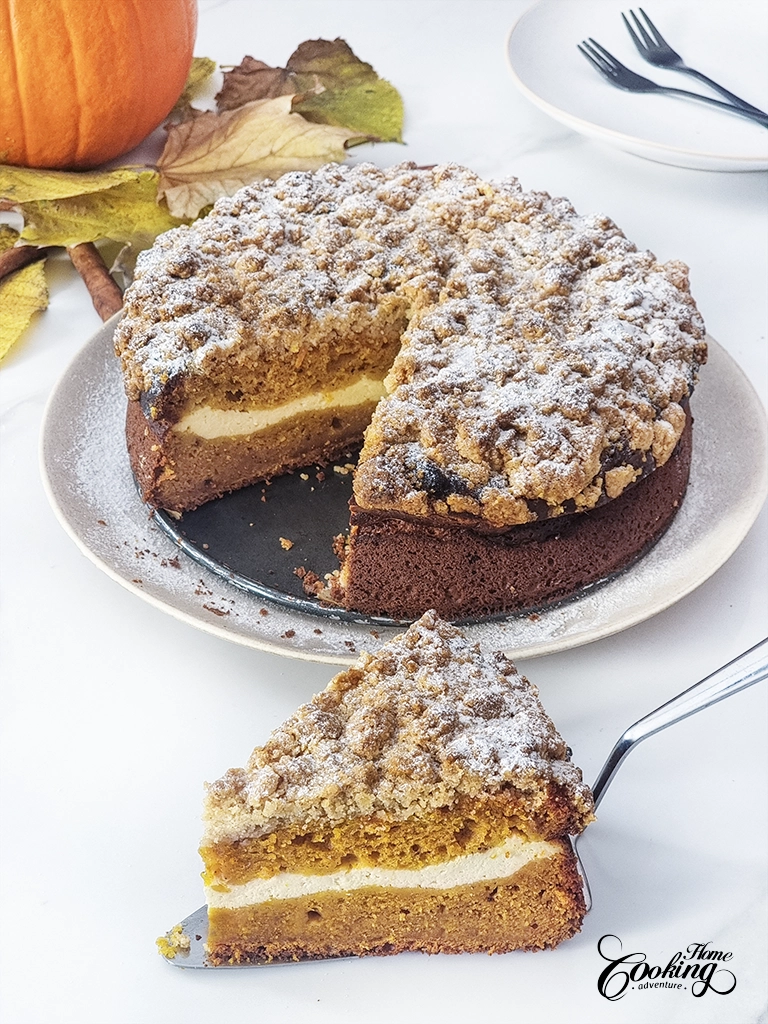 Tort cu brânză cremă de dovleac și fărâme