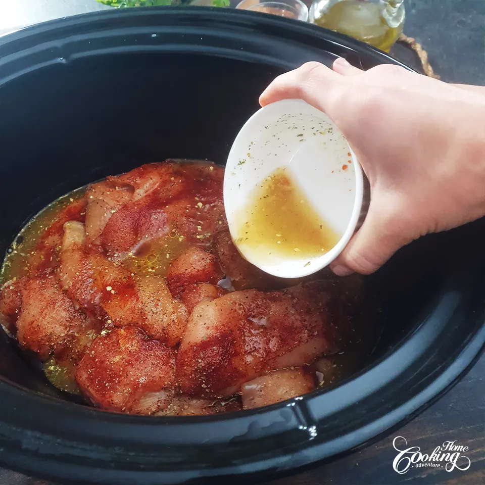 slow cooker - crockpot chicken breast recipe - add vegetable stock