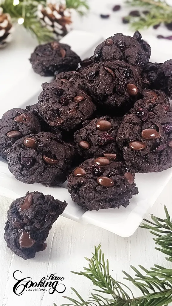 soft chocolate cranberry cookies