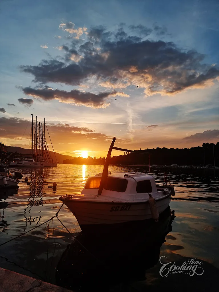 Sailing in Croatia - Stari Grad 1