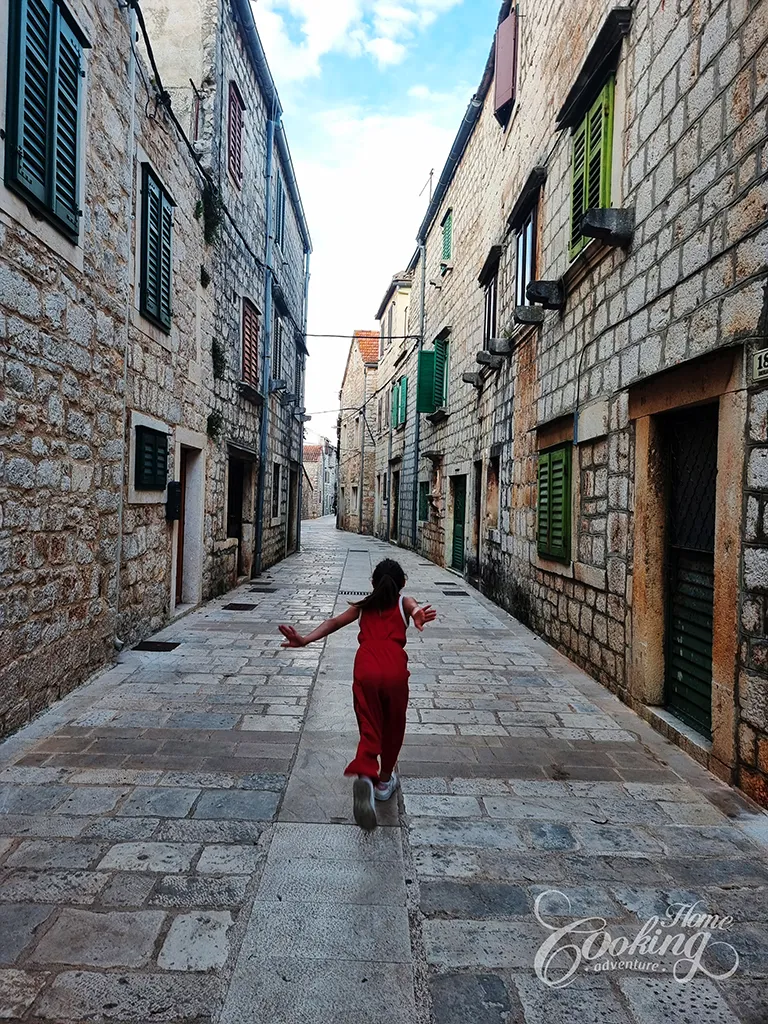 Sailing in Croatia - Stari Grad 5
