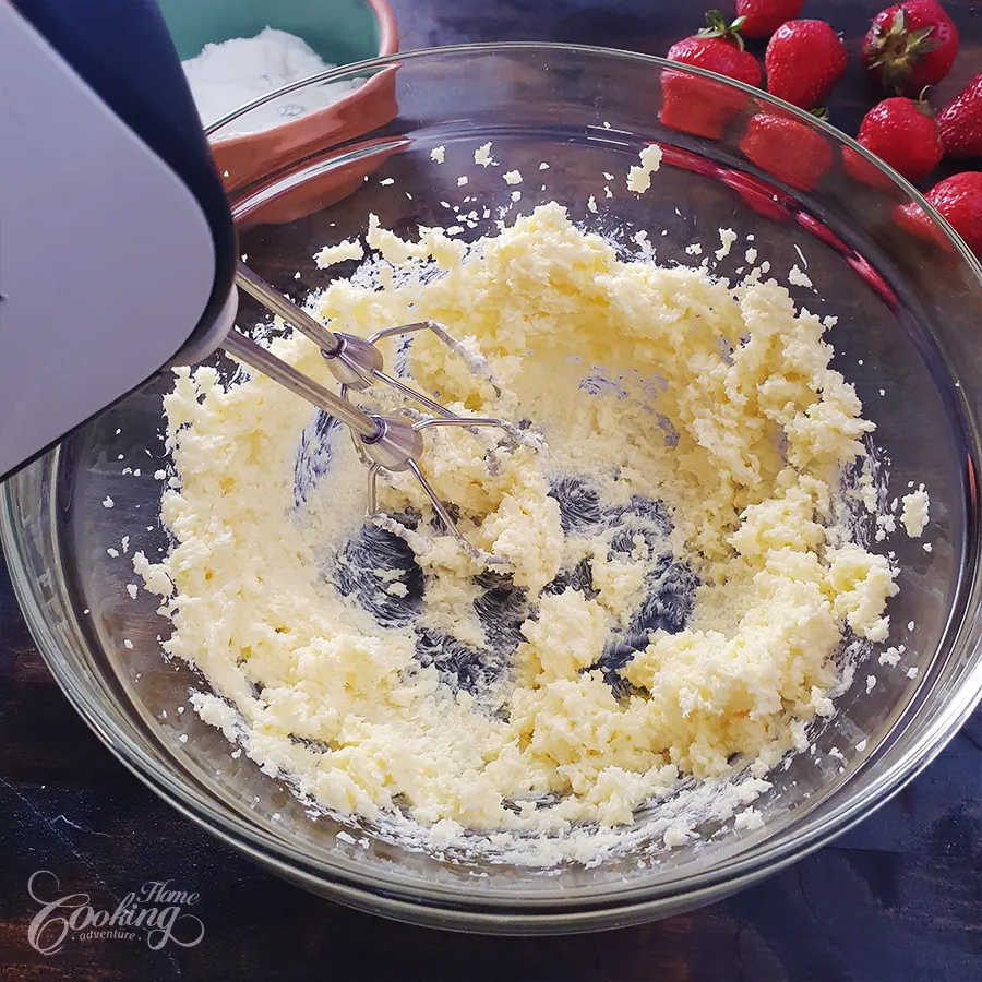 Strawberry Frangipane Cake - step2