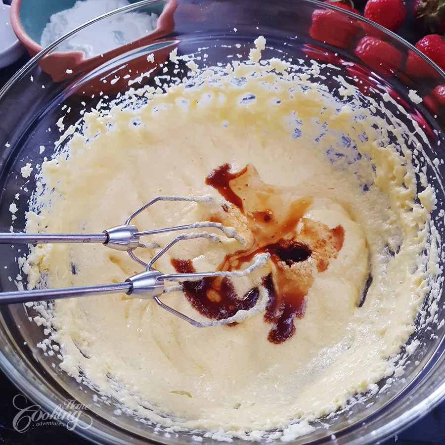 Strawberry Frangipane Cake - step4