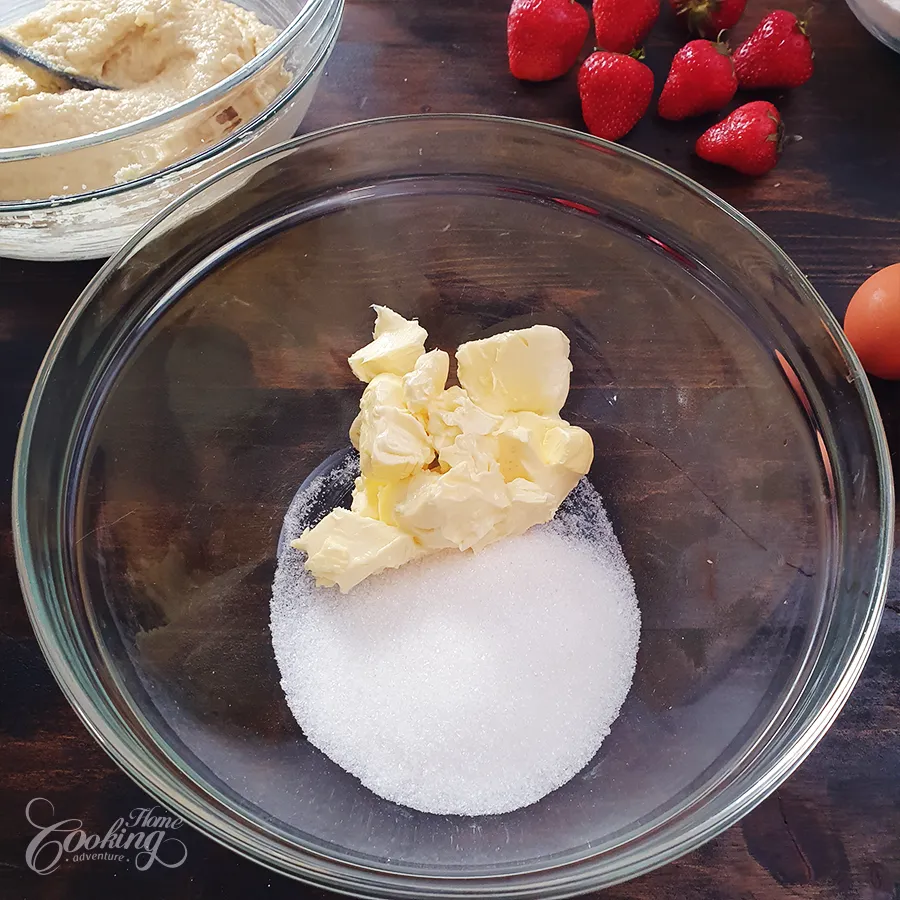 Strawberry Frangipane Cake - step8