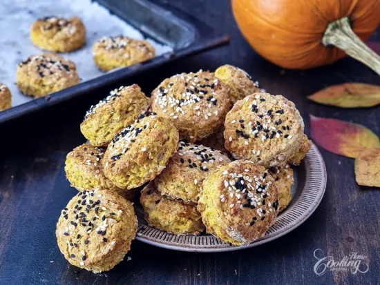 Pumpkin Oatmeal Cottage Cheese Biscuits