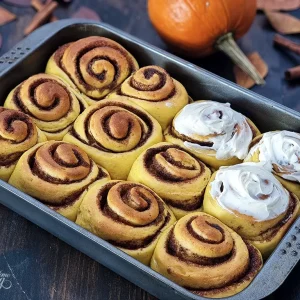 pumpkin cinnamon rolls