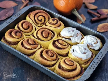 pumpkin cinnamon rolls