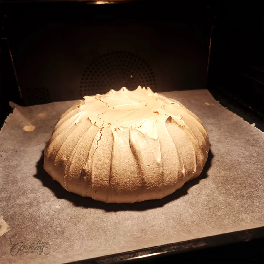 Christmas Pavlova - step16