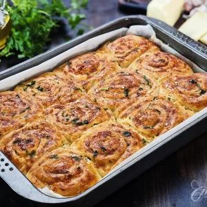 Garlic Cheese Rolls