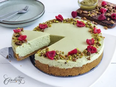 No-Bake Pistachio Cheesecake - main1