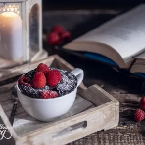 1 Minute – Chocolate Raspberry Mug Cake